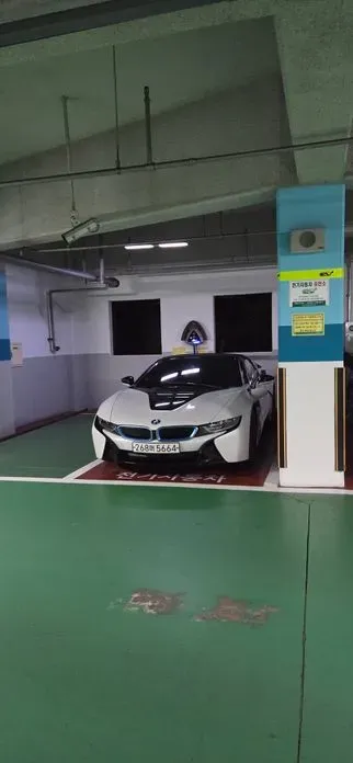 BMW i8 2019, 29470 км, за 119860000 KRW