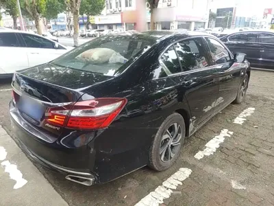 Honda Accord 2017, 80100 км, за 59700 CNY - фото 7