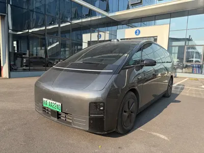 Li Auto Li MEGA 2025, 12000 км, за 410000 CNY - фото 2