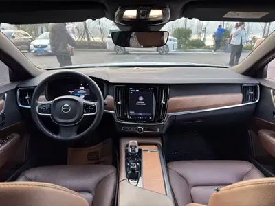 Volvo S90 2023, 30000 км, за 160700 CNY - фото 9