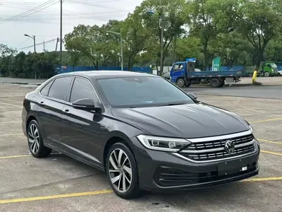 Volkswagen Sagitar 2023, 40000 км, за 80900 CNY