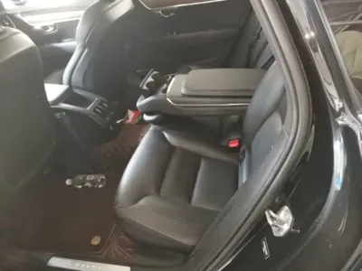 Volvo S90 2019, 145200 км, за 90900 CNY - фото 17