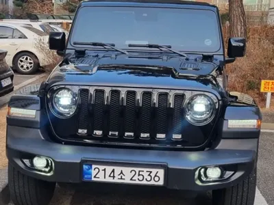 Jeep Wrangler · 2023 год
