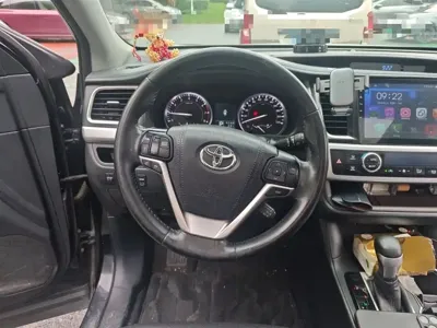 Toyota Highlander 2017, 60100 км, за 87300 CNY - фото 6