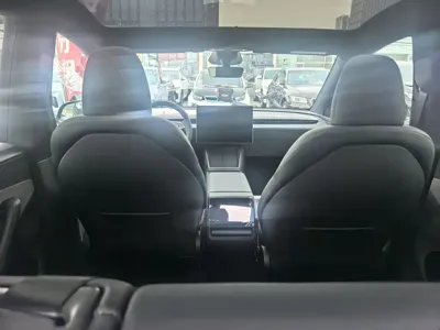 Tesla Model Y 2026, 300 км, за 245000 CNY - фото 4