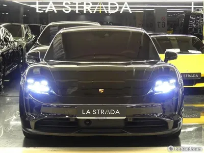 Porsche Taycan · 2023 год