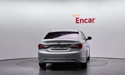 Hyundai Sonata 2013, 142701 км, за 3300000 KRW