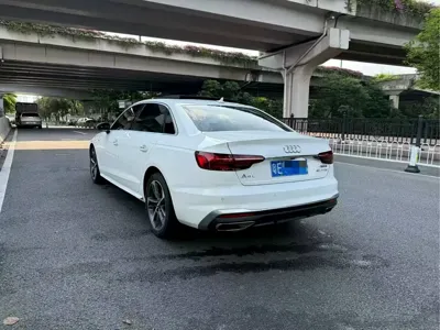 Audi A4L 2021, 150000 км, за 115000 CNY
