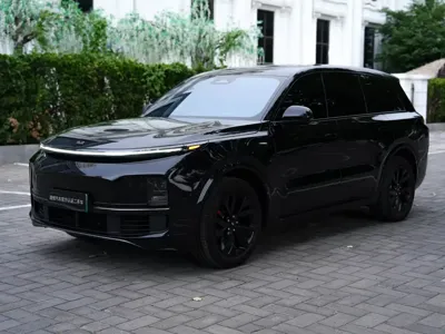 Li Auto Li L8 · 2023 год