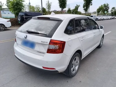 Skoda Rapid Spaceback 2016, 62900 км, за 42195 CNY - фото 6