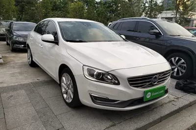 Volvo S60 2016, 176400 км, за 45145.31 CNY