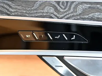 Audi A8 2025, 7500 км, за 569000 CNY - фото 29