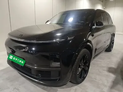 Li Auto Li L8 · 2023 год