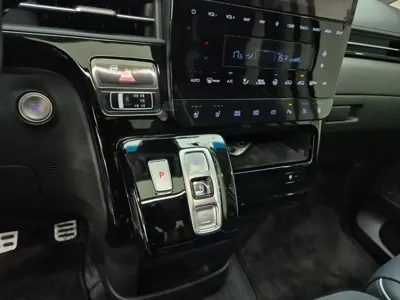 Hyundai Staria 2023, 5300 км, за 77750000 KRW - фото 9