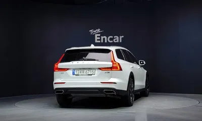 Volvo V60 2022, 27057 км, за 40500000 KRW