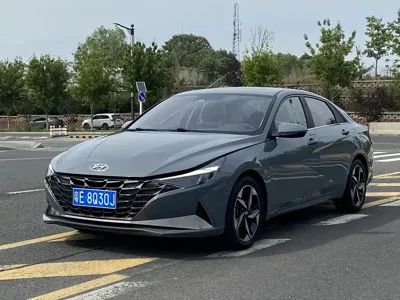 Hyundai Elantra · 2021 год