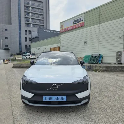 Volvo EX30 · 2026 год