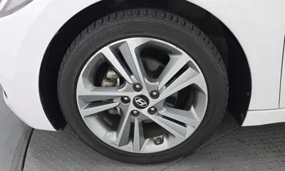 Hyundai Avante 2017, 139613 км, за 6600000 KRW - фото 5