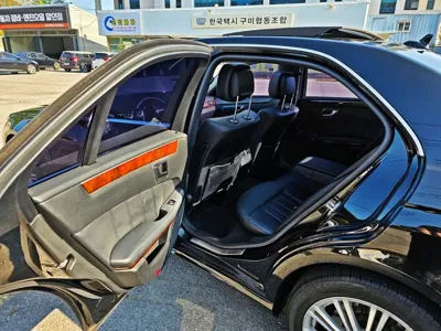 Mercedes-Benz E-Class 2011, 129872 км, за 5800000 KRW - фото 9