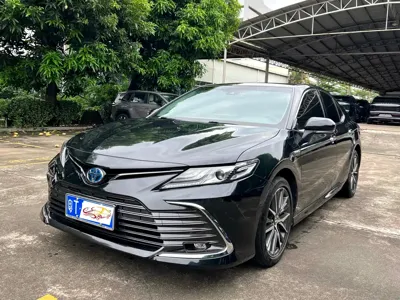Toyota Camry · 2022 год
