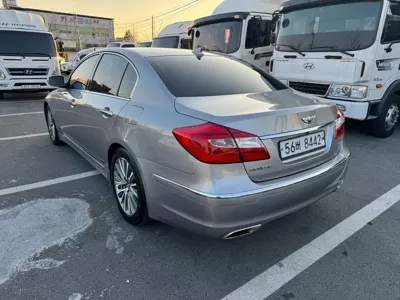 Hyundai Genesis 2013, 316385 км, за 3800000 KRW