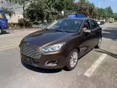 Ford Escort · 2015 год
