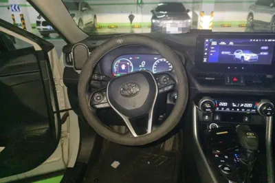 Toyota RAV4 2023, 49300 км, за 153040 CNY - фото 9