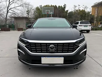 Volkswagen Passat 2024, 5000 км, за 134800 CNY