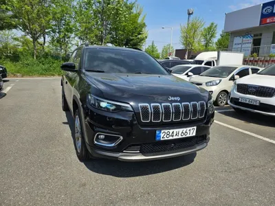 Jeep Cherokee 2022, 37310 км, за 19800000 KRW