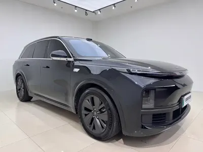 Li Auto Li L8 2025, 26000 км, за 269800 CNY
