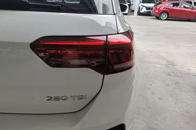 Volkswagen T-Roc 2022, 25600 км, за 101724.81 CNY - фото 9