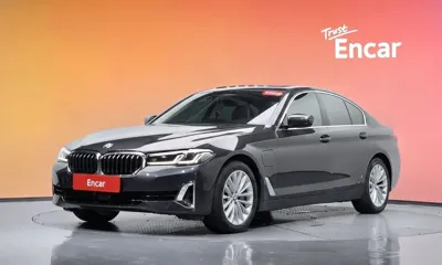 BMW 5-Series · 2021 год