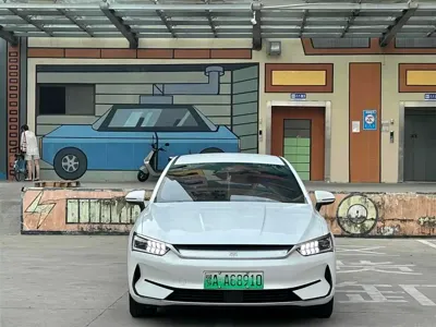 BYD Qin Plus 2023, 32000 км, за 68800 CNY
