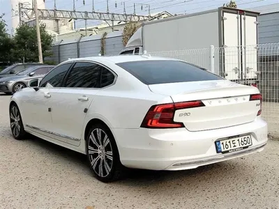 Volvo S90 2022, 99880 км, за 33000000 KRW