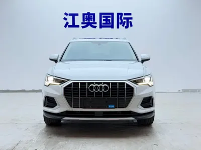 Audi Q3 2021, 14000 км, за 153800 CNY
