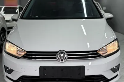 Volkswagen Golf Sportsvan 2018, 98300 км, за 67596.46 CNY