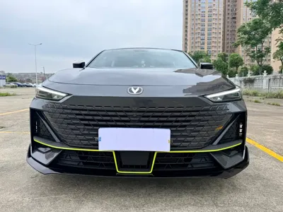 Changan UNI-V 2022, 23000 км, за 69800 CNY