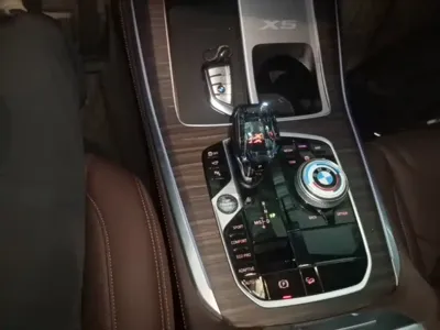 BMW X5 2022, 15500 км, за 395800 CNY - фото 14