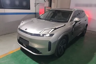 Lynk & Co 08 EM-P · 2023 год