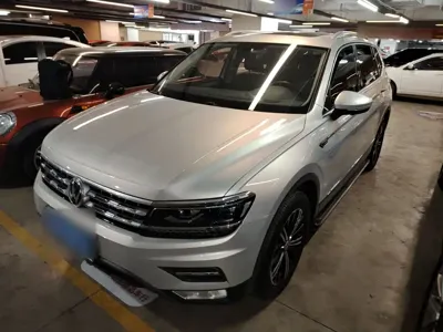 Volkswagen Tiguan L 2017, 89200 км, за 76400 CNY