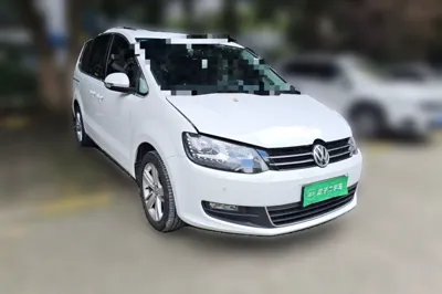 Volkswagen Sharan 2018, 74700 км, за 110447.11 CNY