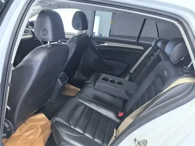 Volkswagen Golf 2016, 102100 км, за 45800 CNY - фото 11