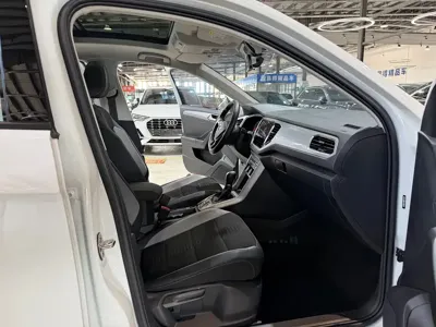 Volkswagen T-Roc 2022, 23000 км, за 109800 CNY - фото 9