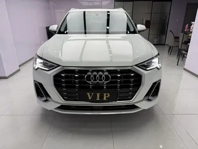 Audi Q3 2022, 20000 км, за 174800 CNY