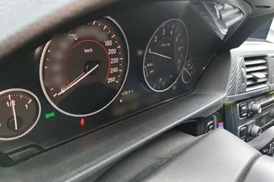 BMW 3 Series 2017, 139700 км, за 88909.86 CNY - фото 8