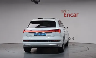 Audi e-tron 2020, 65403 км, за 43000000 KRW