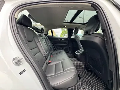 Volvo S60 2021, 57000 км, за 96600 CNY - фото 12