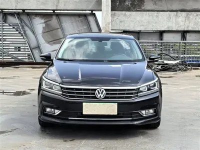 Volkswagen Passat 2017, 60000 км, за 35800 CNY