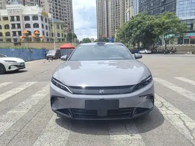 BYD Han 2025, 18000 км, за 112000 CNY