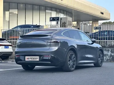 智界 Zhijie R7 2024, 13000 км, за 209000 CNY